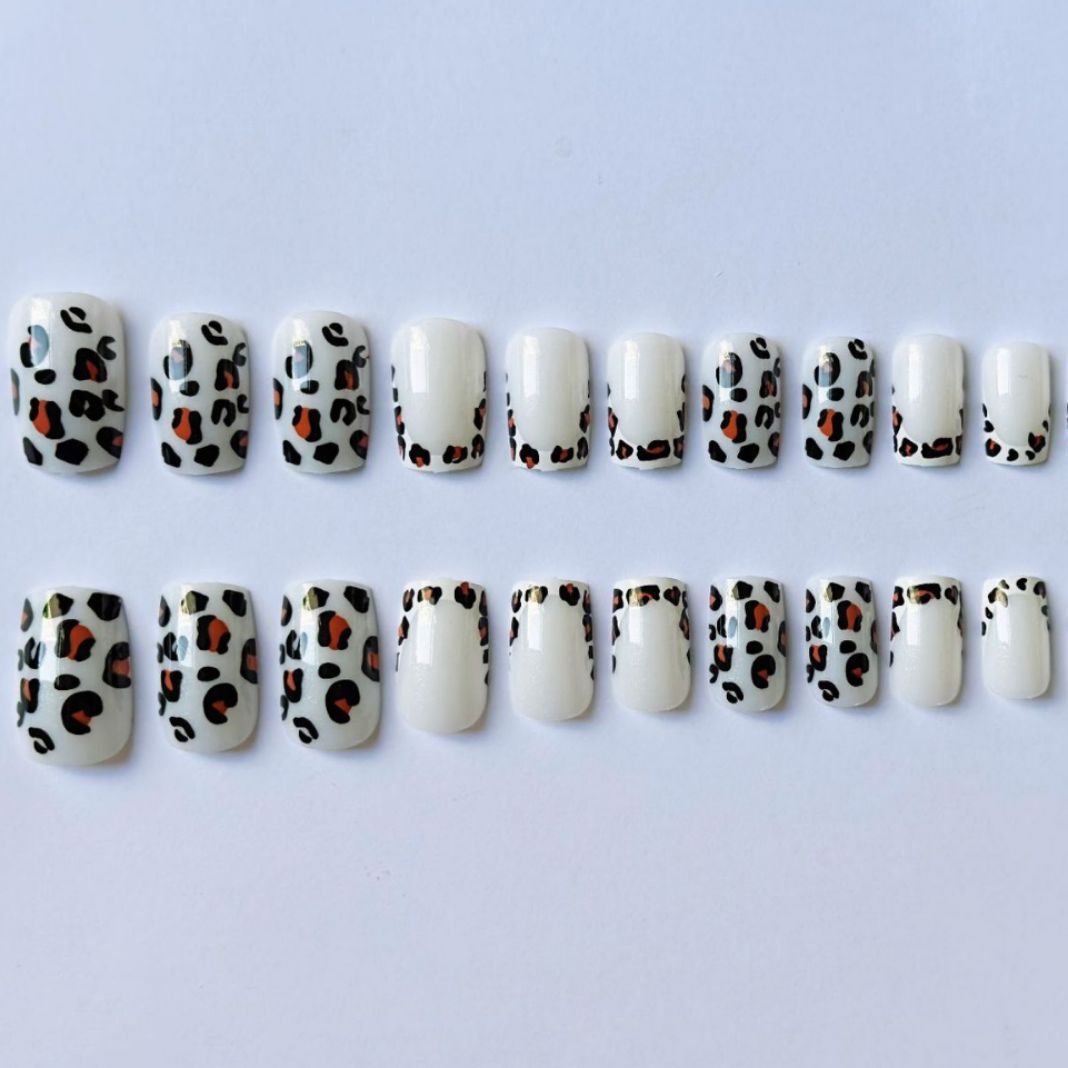 Aurora French Leopard Print Mid-length Manicure Sweet Cool Girl Wearable Fake Nails